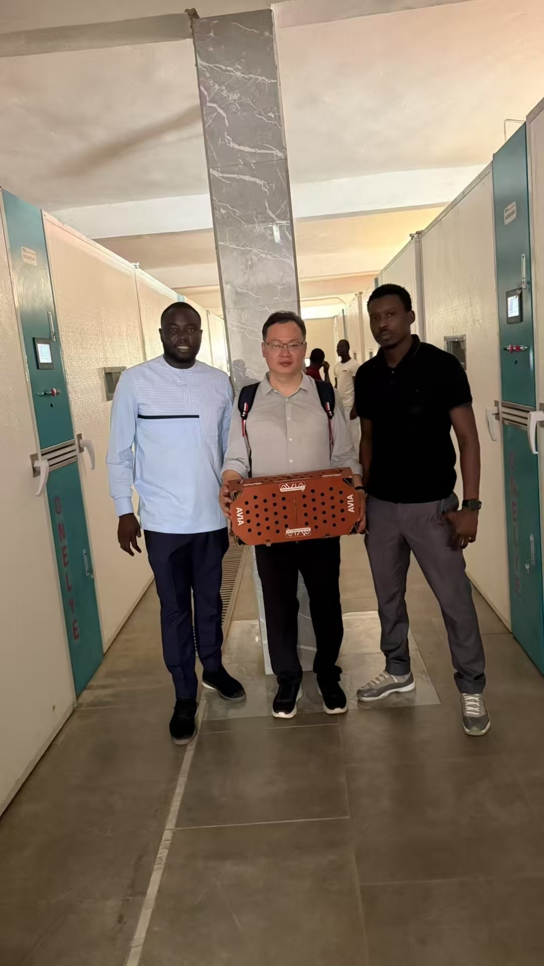 Últimos blogs da empresa sobre Agricultores Quenianos Lutam com Cortes de Energia e Flutuações de Temperatura: Como Incubadoras de Estágio Único Mantêm as Taxas de Eclosão Estáveis